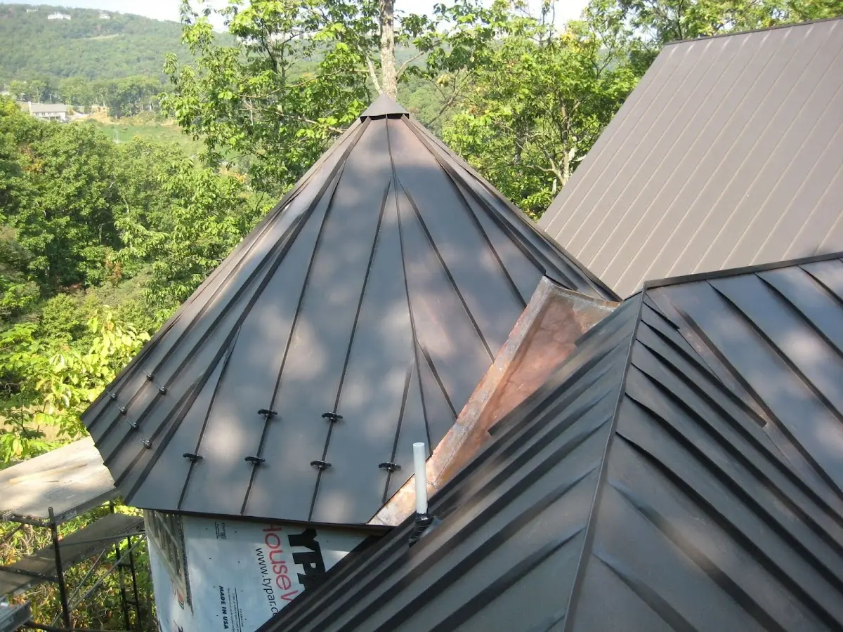 Professional Roof Tarp Installation by Craftsman Roofing in Stewartsville